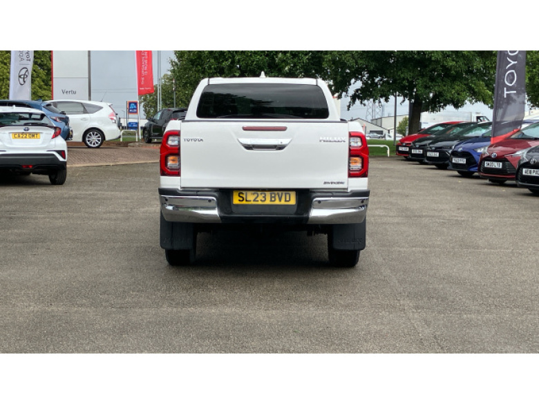 Toyota Hilux Diesel Invincible D/Cab Pick Up 2.8 D-4D Auto